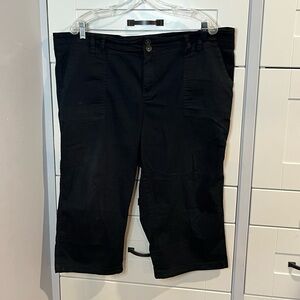 George. Women’s long shorts. Black. Size 20W. Zip fly. Button.